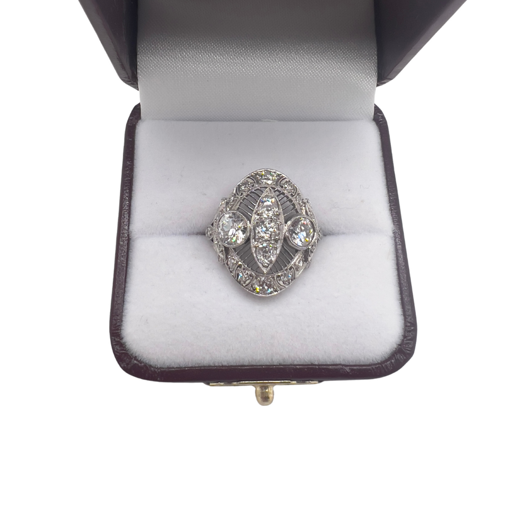 EDWARDIAN PLATINUM AND DIAMOND RING