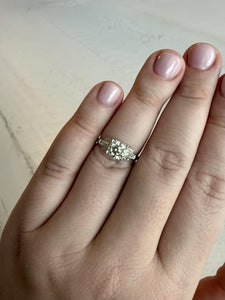 Vintage 1 Carat Art Deco Solitaire Platinum Engagement Ring