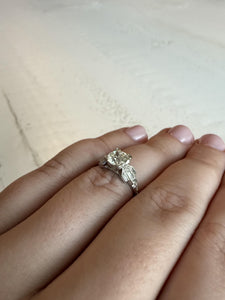 Vintage 1 Carat Art Deco Solitaire Platinum Engagement Ring