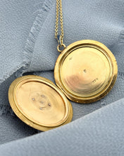 Vintage 18k Yellow Gold Enamel Locket