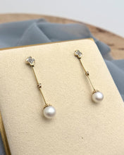Vintage Freshwater Pearl and Diamond 14k Yellow Gold Dangle Earrings