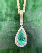 Contemporary 2.48 Carat Colombian Emerald Necklace GIA 18K Yellow Gold