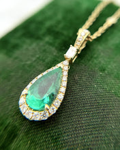 Contemporary 2.48 Carat Colombian Emerald Necklace GIA 18K Yellow Gold