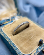 Vintage 18k White Gold Engraved Band Size 7