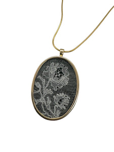 Unique Vintage Lace Pendant Necklace Yellow Gold