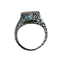 Vintage Art Deco Diamond & Sapphire Filigree Ring