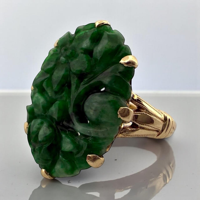 Retro Carved Jade Ring 14K Yellow Gold