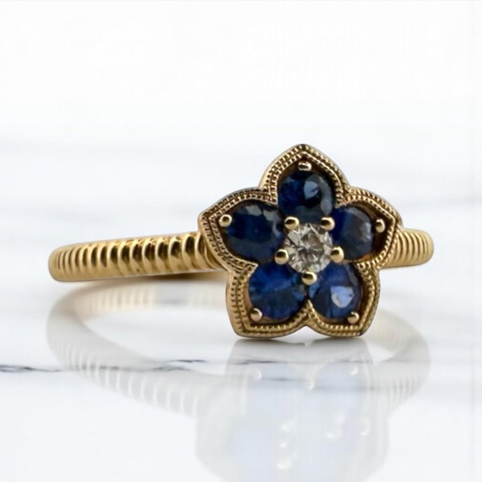 Contemporary Estate Flower Shaped Sapphire & Diamond Dainty Ring 14K Yellow Gold