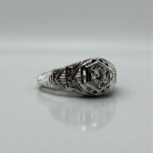 Vintage 18KW Gold Filigree Diamond Ring