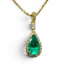 Contemporary 2.48 Carat Colombian Emerald Necklace GIA 18K Yellow Gold