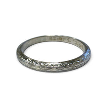 Vintage 18k White Gold Engraved Band Size 7