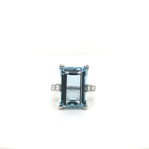 MID CENTURY 6.87 CARAT AQUAMARINE DIAMOND AND PLATINUM COCKTAIL RING