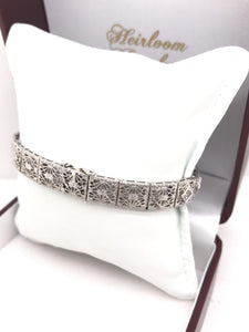 ANTIQUE ART DECO DIAMOND AND SAPPHIRE FILIGREE BRACELET