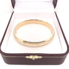 VINTAGE 14K GOLD BANGLE BRACELET