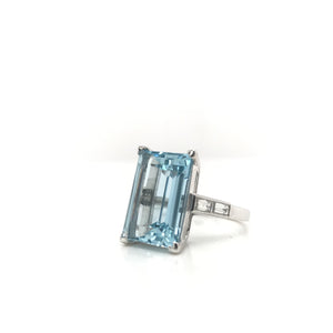 MID CENTURY 6.87 CARAT AQUAMARINE DIAMOND AND PLATINUM COCKTAIL RING
