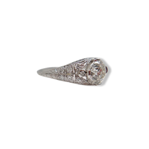 EDWARDIAN PLATINUM AND DIAMOND RING