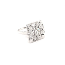 RETRO DIAMOND CLUSTER RING