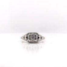 ART DECO FILIGREE RING WITH DIAMOND ACCENT