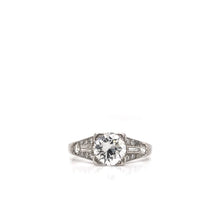 ART DECO 0.94 CARAT DIAMOND AND PLATINUM RING