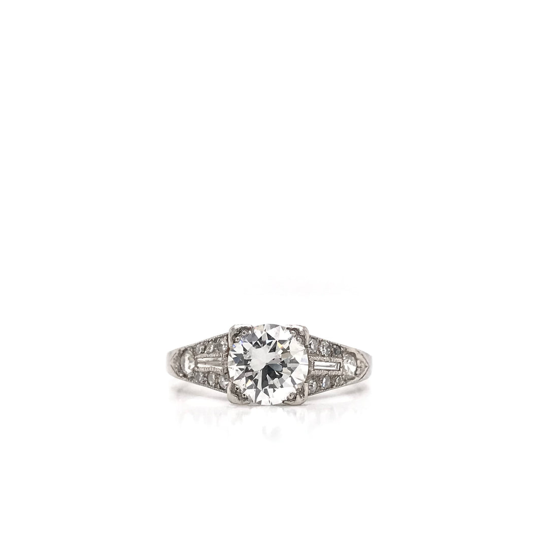 ART DECO 0.94 CARAT DIAMOND AND PLATINUM RING