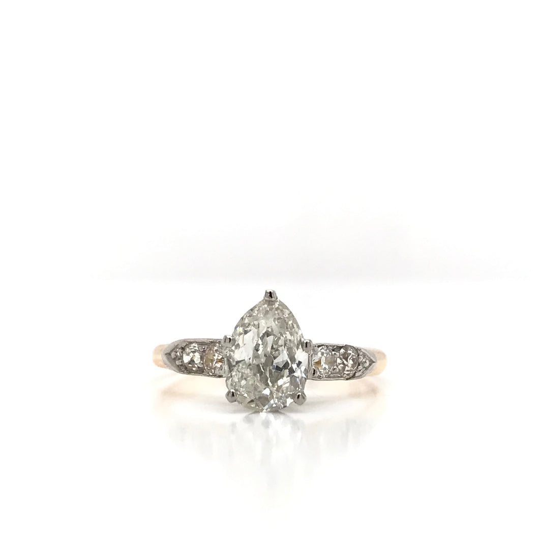 0.95 CARAT PEAR CUT DIAMOND SOLITAIRE STYLE RING