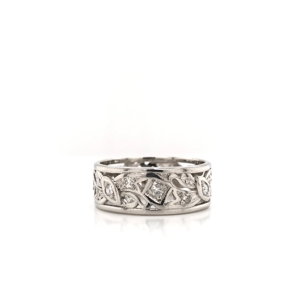 ANTIQUE PLATINUM AND DIAMOND FILIGREE INFINITY BAND