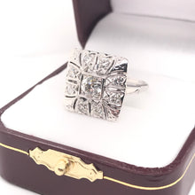 RETRO DIAMOND CLUSTER RING