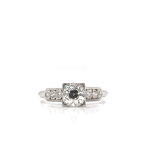 MID CENTURY 0.90 CARAT DIAMOND SOLITAIRE STYLE PLATINUM RING