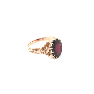 VICTORIAN ROSE GOLD AND GARNET RING
