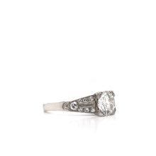 ART DECO 0.94 CARAT DIAMOND AND PLATINUM RING