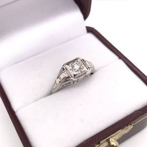 ART DECO FILIGREE RING WITH DIAMOND ACCENT