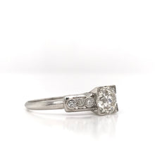 MID CENTURY 0.90 CARAT DIAMOND SOLITAIRE STYLE PLATINUM RING