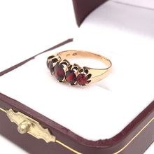 VICTORIAN GRADUATED GARNET RING