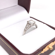 ART DECO 0.94 CARAT DIAMOND AND PLATINUM RING