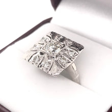 RETRO DIAMOND CLUSTER RING
