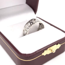 ANTIQUE PLATINUM AND DIAMOND FILIGREE INFINITY BAND