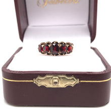 VICTORIAN GRADUATED GARNET RING