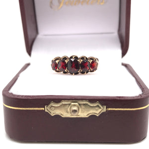 VICTORIAN GRADUATED GARNET RING