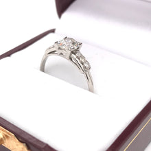 MID CENTURY 0.90 CARAT DIAMOND SOLITAIRE STYLE PLATINUM RING