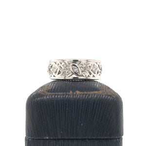 ANTIQUE PLATINUM AND DIAMOND FILIGREE INFINITY BAND