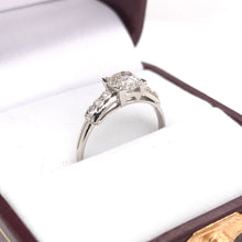 MID CENTURY 0.90 CARAT DIAMOND SOLITAIRE STYLE PLATINUM RING