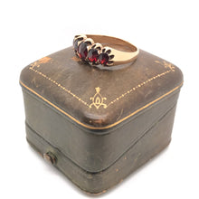 VICTORIAN GRADUATED GARNET RING