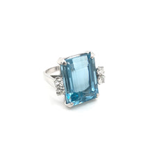 VINTAGE MID CENTURY SANTA MARIA AQUAMARINE AND DIAMOND COCKTAIL RING