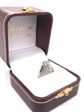 ANTIQUE ART DECO 1.25 CARAT DIAMOND AND SAPPHIRE FILIGREE SOLITAIRE STYLE PLATINUM RING