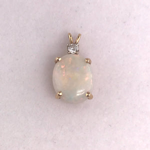 YELLOW GOLD OPAL & DIAMOND PENDANT