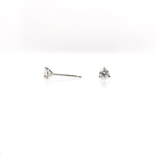 1/4 CARAT DTW DIAMOND STUD EARRINGS