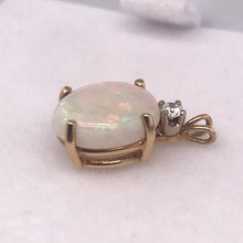 YELLOW GOLD OPAL & DIAMOND PENDANT