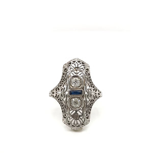 ANTIQUE ART DECO DIAMOND AND SAPPHIRE FILIGREE RING